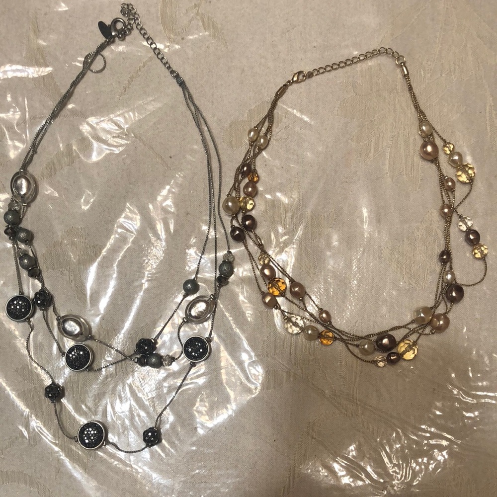 2 brand new nice necklaces